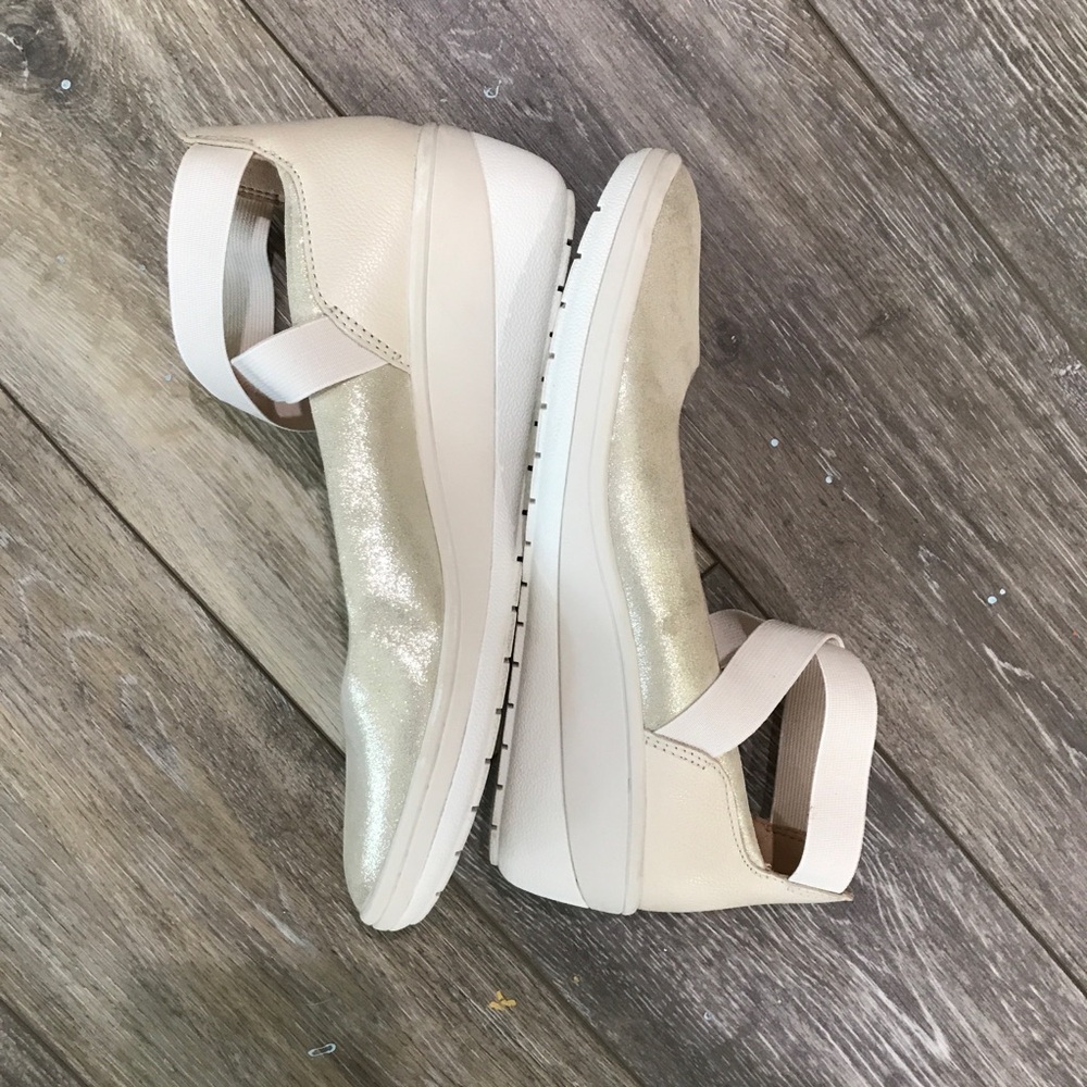 Vionic Ellery Wedges - Picture 7 of 11